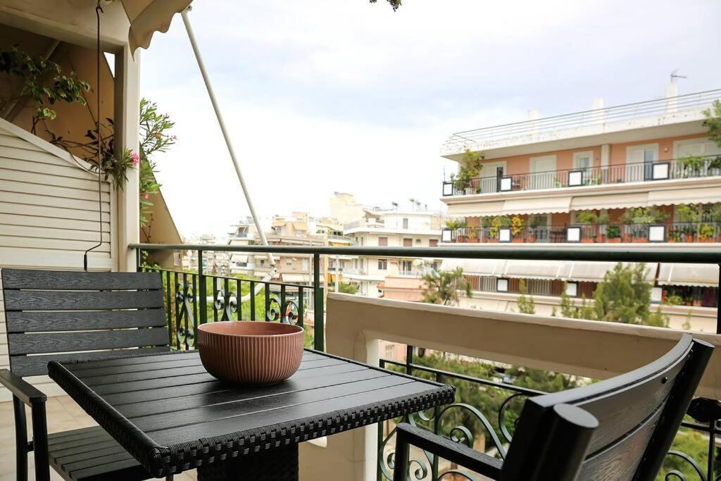 Charming Apartment Near Center Атина Екстериор снимка