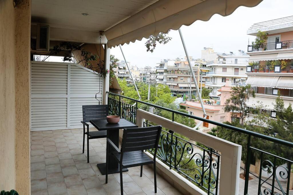 Charming Apartment Near Center Атина Екстериор снимка