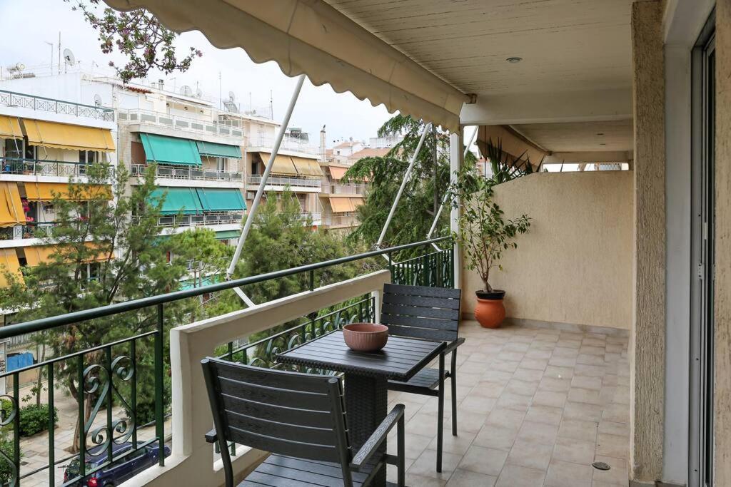 Charming Apartment Near Center Атина Екстериор снимка